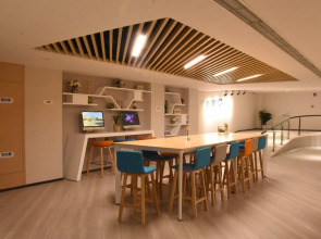 Holiday Inn Express Shanghai Gubei by IHG