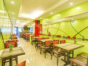 Townhouse OAK Makati Manila Near PNR Pasay Evangelista formerly VIP Suites