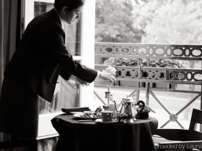 60 Hyde Park Gate Hotel