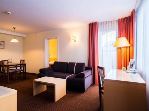 Hotel Apartments Zgoda Warszawa by DeSilva