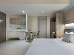 115 The Strand Hotel by NEU Collective