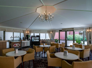 Palmeras Beach Hotel