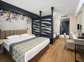 Seaden Sea World Resort & Spa