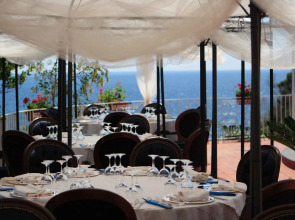 Strand Hotel Terme Delfini