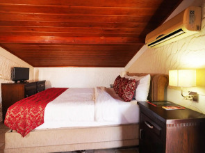 Cicerone Lodge Hotel