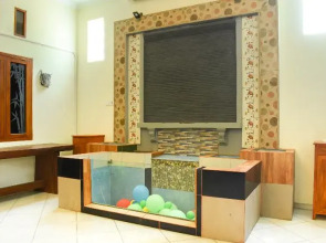 OYO 1642 Penginapan Anggrek Syariah 2