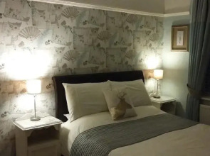 EsJays at Knowles House