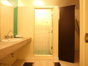 Koh Chang Cliff Beach Resort