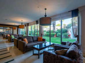 Palmeras Beach Hotel