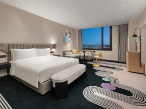 Holiday Inn Shanghai Pudong Airport by IHG