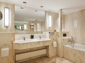 Lindner Hotel Dusseldorf Airport, part of JdV by Hyatt