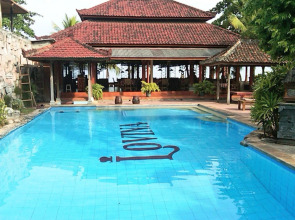 Lovina Beach Hotel