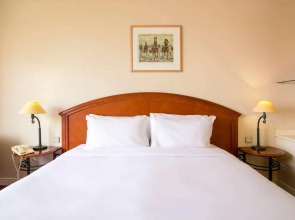 Отель Pullman Bucharest World Trade Center