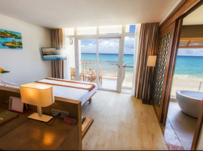 Sandy Beach Non Nuoc Resort