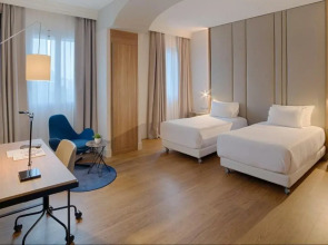 Отель NH Bologna de la Gare