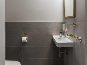 Отель Riga Lux Apartments – Skolas