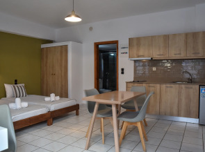Iraklis Studios & Apartments