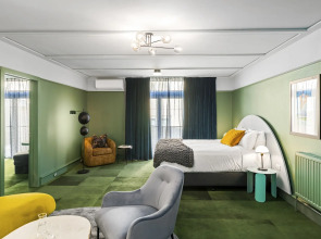 The Central Hotel Queenstown, A Naumi Chapter