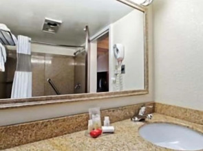 Red Carpet Inn & Suites