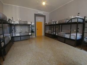 NeapolitanTrips Hostel and Bar