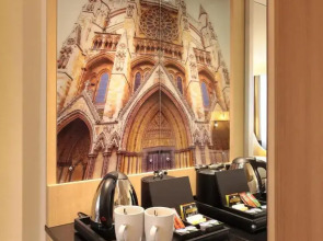 Renaissance London Heathrow Hotel