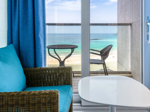 Aimi Jeju Beach Hotel