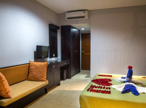 Fourteen Roses Beach Hotel