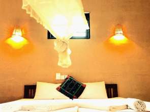 Curry Bowl Restaurant & Turtles Rest