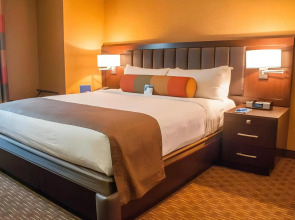 Golden Nugget Las Vegas Hotel & Casino