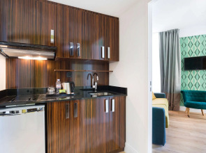 The Jay Hotel by HappyCulture