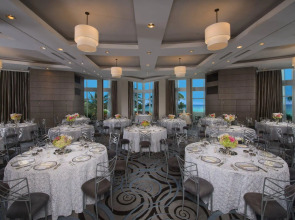 Trump International Beach Resort