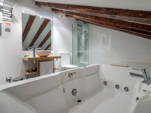 Petit Palace Plaza del Carmen