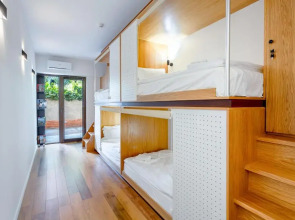 Отель The Tbilisi Pod