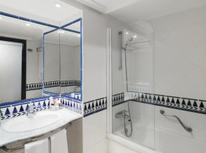 Отель H10 Tenerife Playa