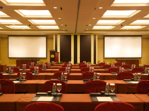 Отель Crowne Plaza Resort Sanya Bay