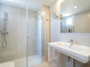 Halley Hotel & Apartments Affiliated by Melia