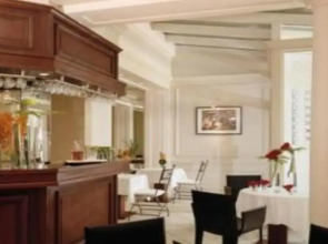 Hôtel Suites Unic Renoir Saint Germain