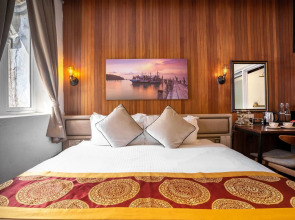 Reunion Heritage House