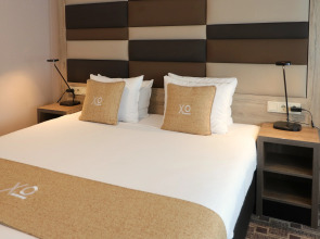 XO Hotels Blue Square