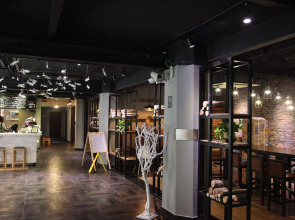 Fish Inn East Nanjing Road