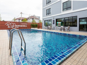 Horsehill Hotel Sriracha