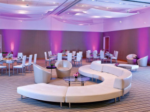 W Boston, a Marriott Hotel