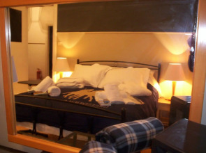 The New Yorkers Hotel