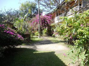 Bali Lovina Beach Cottages