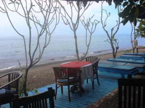 Amed Cafe & Hotel Kebun Wayan