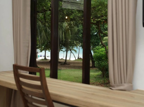 Aquavana Haad Rin Resort