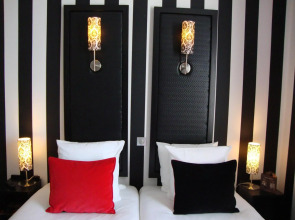 Отель Peyris Opera