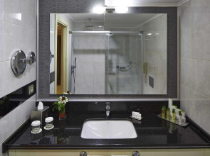 Doubletree By Hilton Hotel Izmir - Alsancak