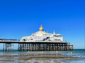 Pearl and Pebbles Hotel