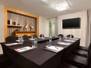 Отель Ramada by Wyndham Downtown Dubai